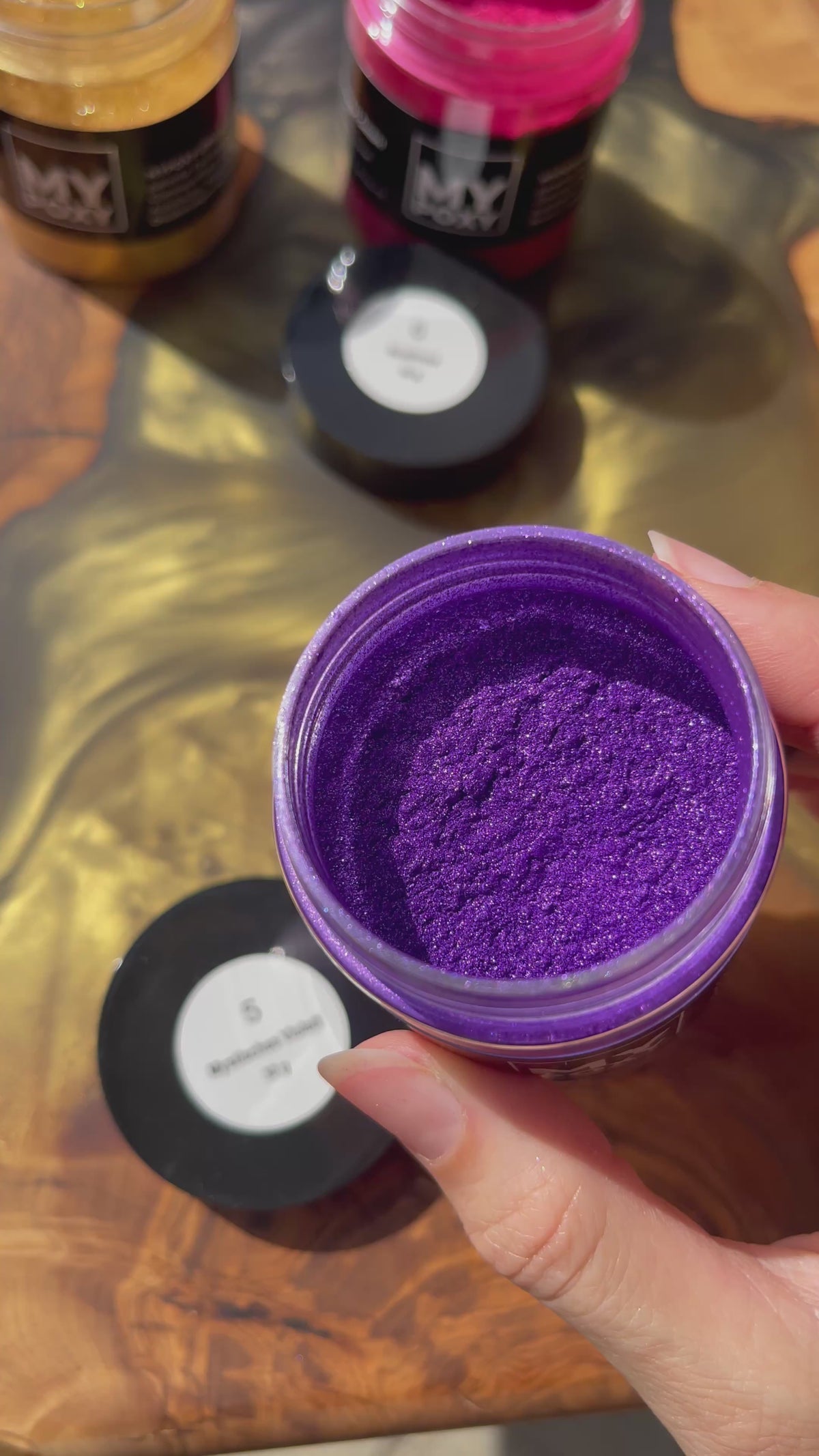 Charger la vidéo: Pigment à effet «Mystisches Violett»