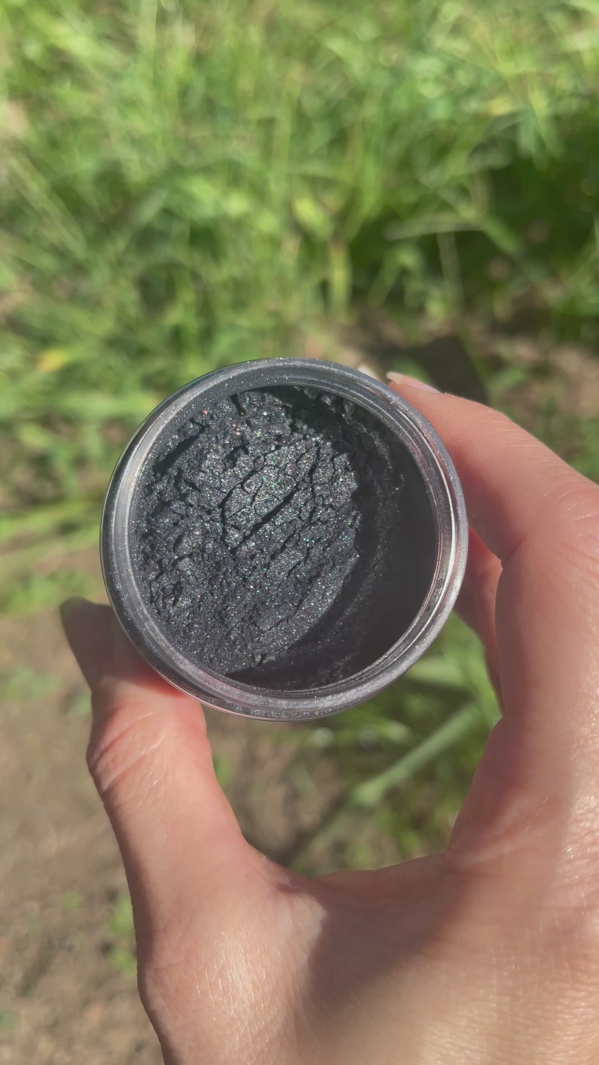 Charger la vidéo: Pigment à effet «Nacht-Schwarz»